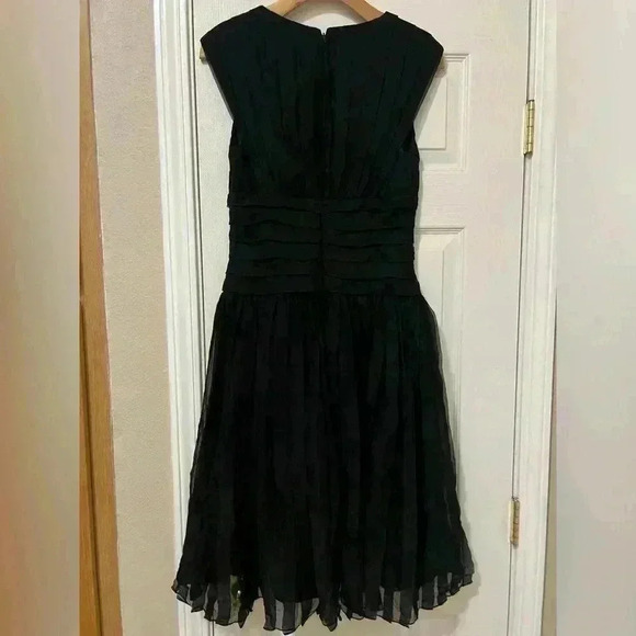 Tadashi Black Chiffon Silk Pleated Dress V Neck 10 vintage - Picture 5 of 9
